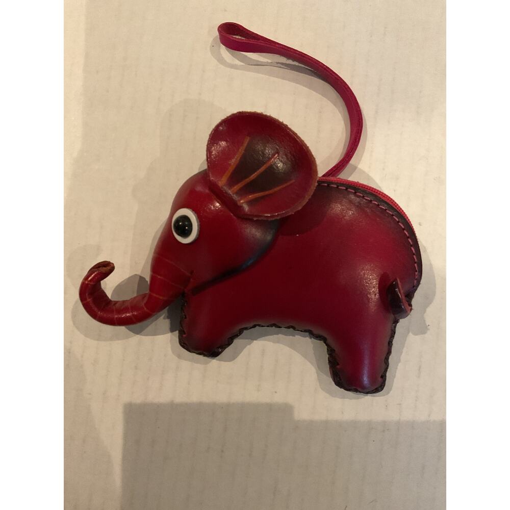 Hand crafted Sculpted Leather Elephant Coin Purse - Fuschia